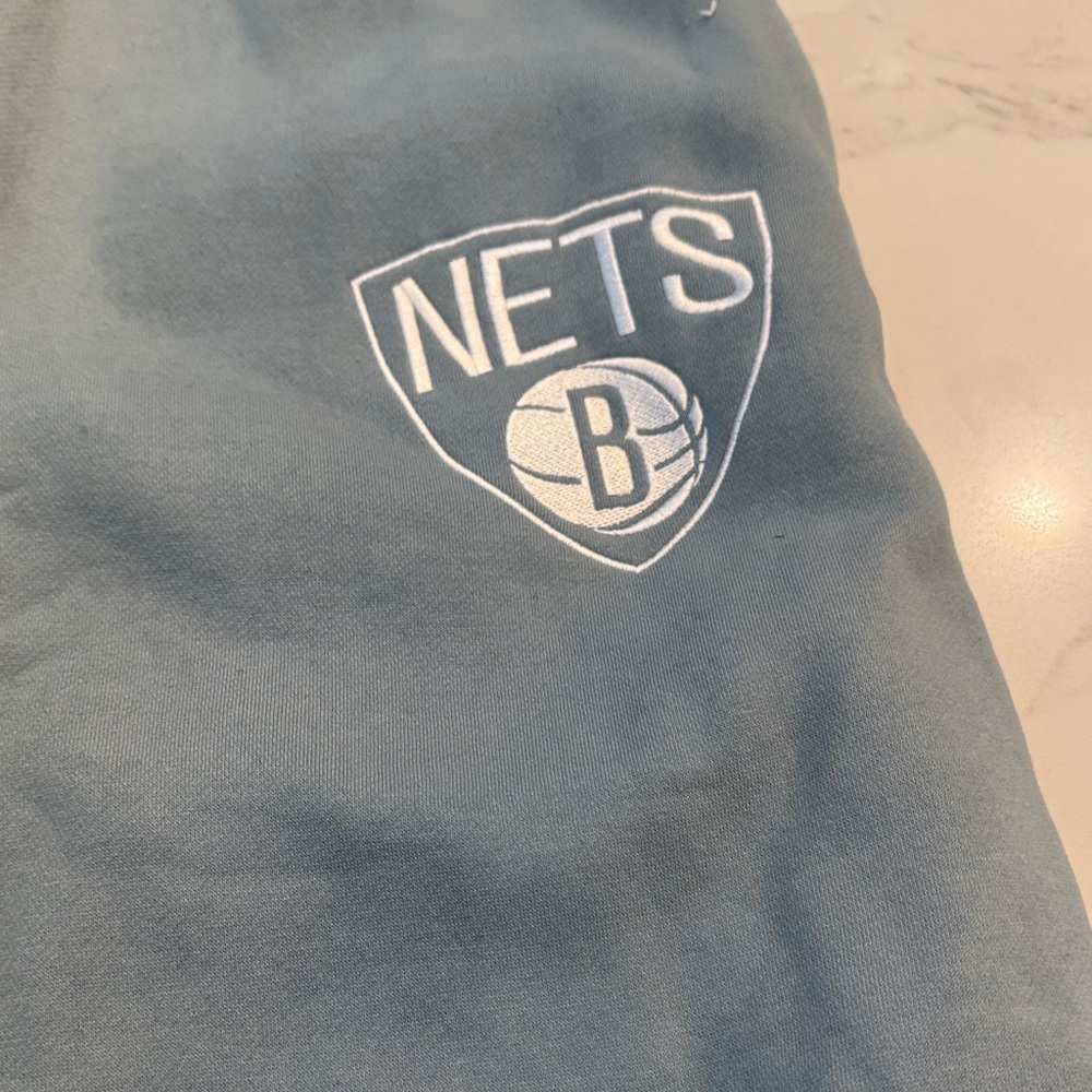 Men’s NBA staple Brooklyn Nets sweatpants BNWT